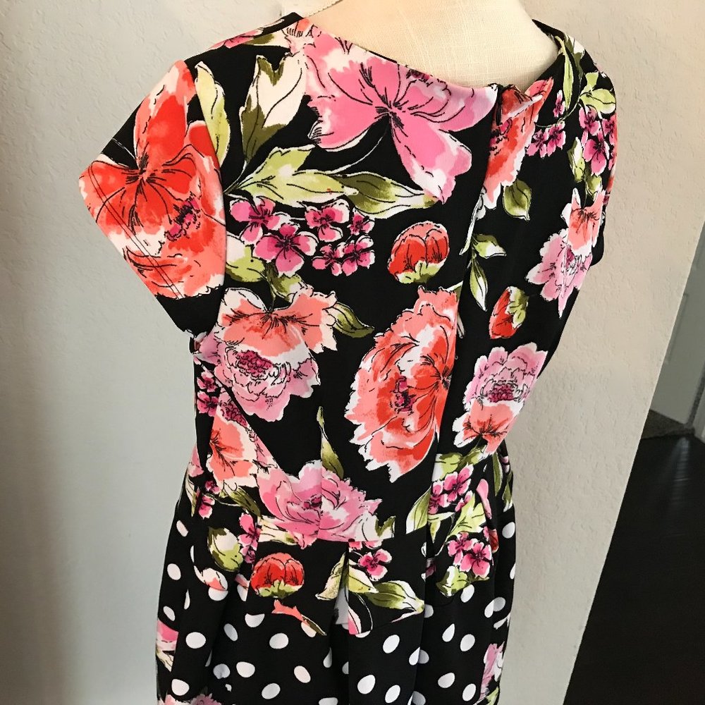 SHELBY & PALMER Floral Dress - 16 - Picture 3 of 10